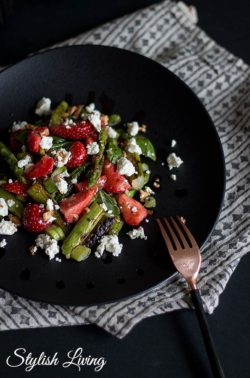 Spargel-Erdbeersalat mit Feta