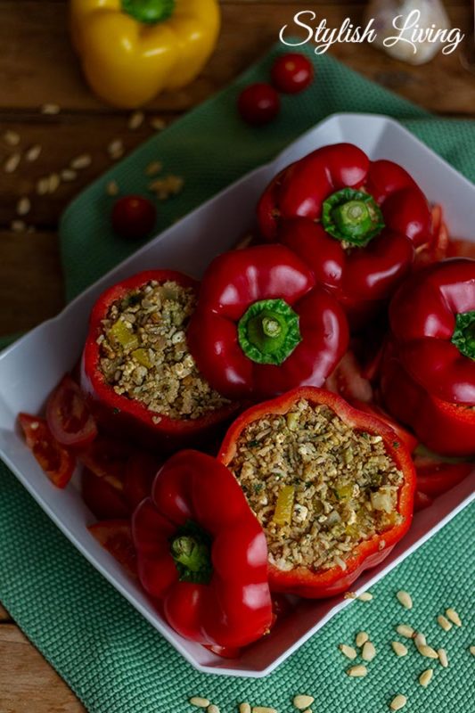 Vegetarisch gefüllte Paprika mit Reis &amp; Romanesco - Stylish Living